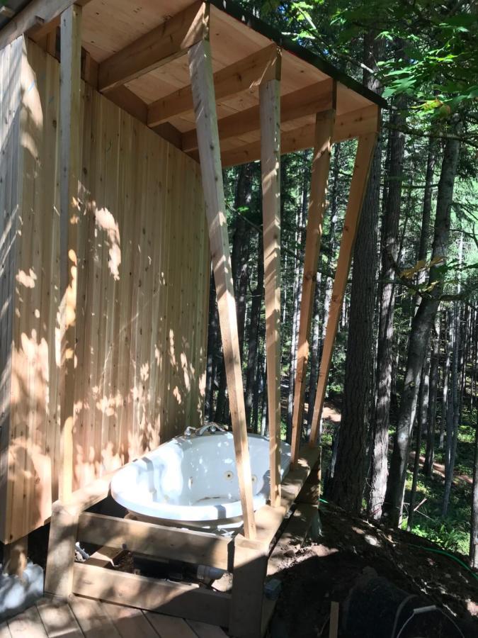 Five Elements Lodge B&B With Outdoor Spa Fernwood Bagian luar foto
