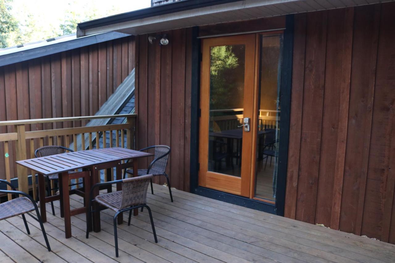 Five Elements Lodge B&B With Outdoor Spa Fernwood Bagian luar foto
